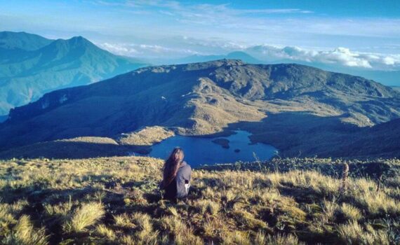 Laguna Magdalena Trek